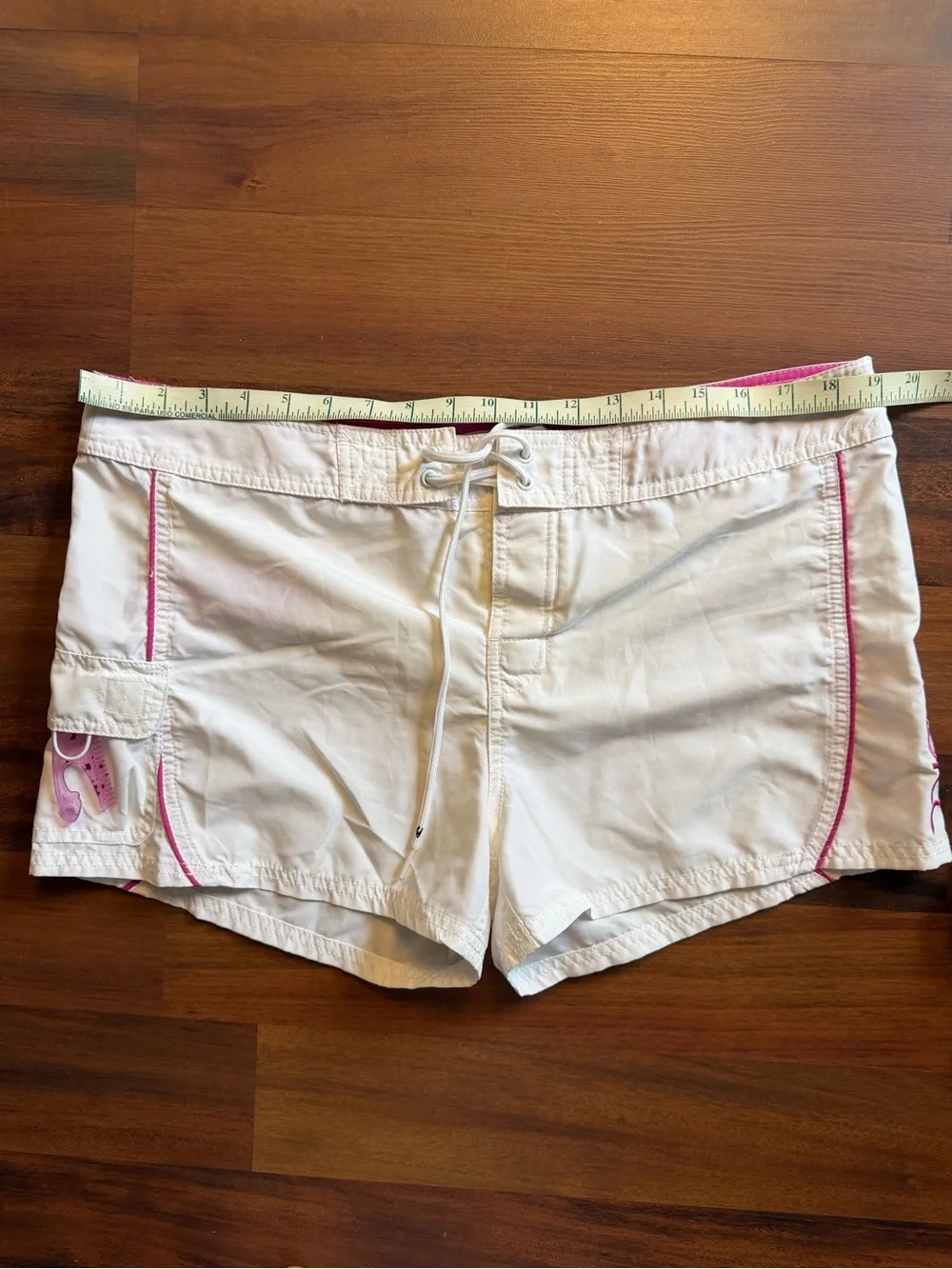 O'Neill White Women's Drawstring Board Swim Shorts With Pink Trim Y2K